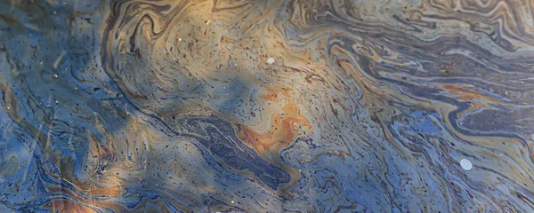 Benzin Birikintisi Islak Yağ Çok Renkli Gökkuşağı Kirliliği Sızıntısı — Stok fotoğraf