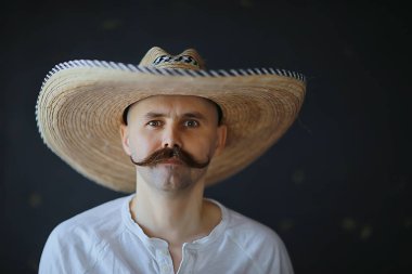 Klasik bıyıklı sambrero şapkası, Meksika maço şapkası.