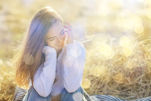 Vara Însorit Portret Fată Fericită Fericire Feminină Soare Strălucire Paie — Fotografie, imagine de stoc