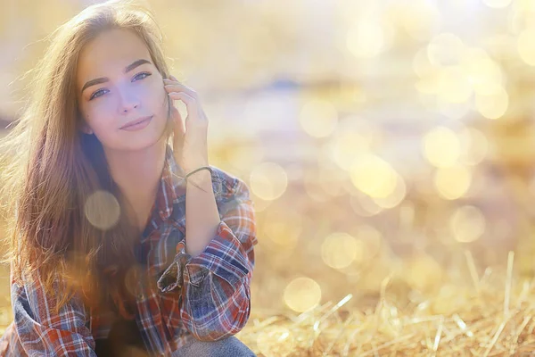 Vara Însorit Portret Fată Fericită Fericire Feminină Soare Strălucire Paie — Fotografie, imagine de stoc