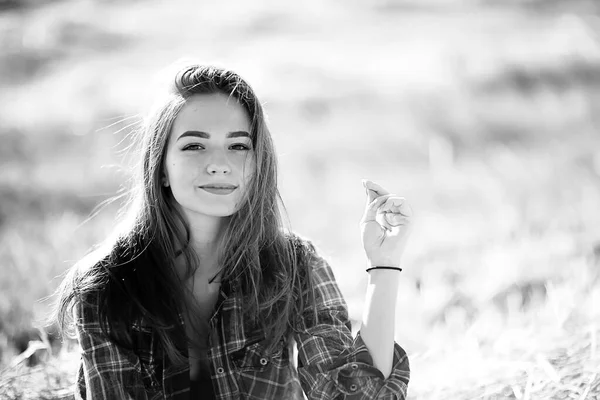 Black White Portrait Cheerful Girl Country Style Freedom Young Female — Stock Photo, Image