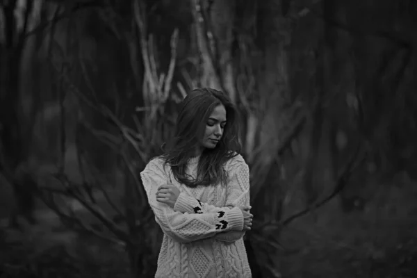 Retrato Blanco Negro Una Chica Alegre Estilo Country Libertad Joven — Foto de Stock