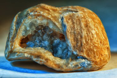 Kuvars kristalleri doğa druse değerli taş