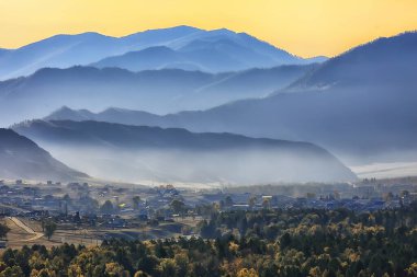 Altai dağ manzarası, panorama sonbahar manzarası arka plan, sonbahar doğa manzarası