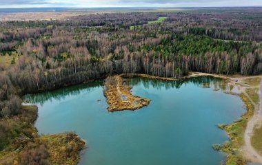 manzara, sonbahar manzarası ağaçları ve orman nehri ve göl, doğa manzarası arka plan