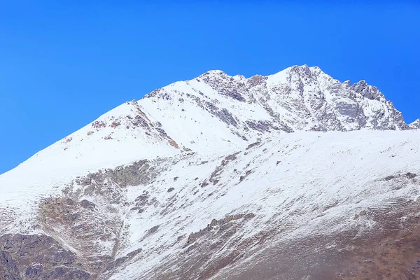 山雪峰背景 景观观景冬季自然峰 — 图库照片