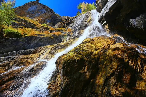 Καταρράκτη Τοπίο Φύση Σταγόνες Νερό Βουνά Ρεύμα Φόντο Altai — Φωτογραφία Αρχείου
