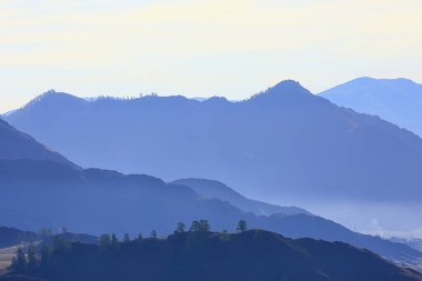Altai dağ manzarası, panorama sonbahar manzarası arka plan, sonbahar doğa manzarası