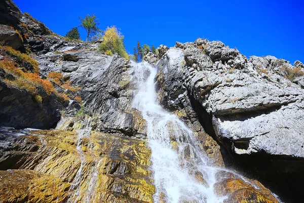 Водопад Пейзаж Природа Капли Воды Горы Поток Фоне Алтая — стоковое фото