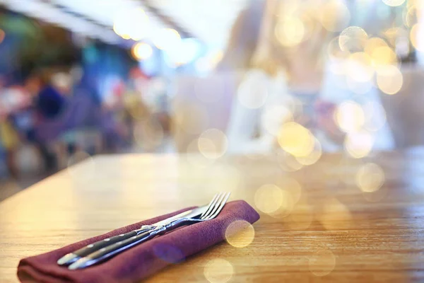 Ristorante Tavolo Forchetta Coltello Sul Tavolo Menu Arredamento — Foto Stock