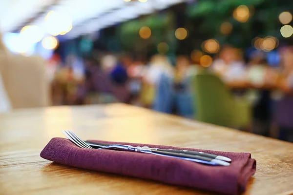 Tischdekoration Restaurant Gabel Und Messer Auf Der Speisekarte — Stockfoto