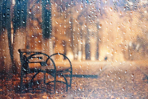 Pioggia Autunno Paesaggio Vista Parco Panchina Gocce Pioggia Concetto Triste — Foto Stock