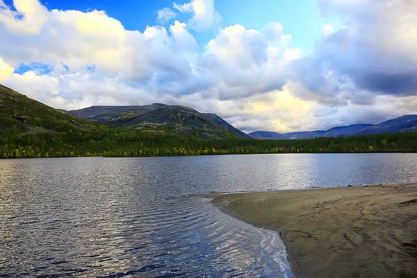 Halvö Mitt Fiske Landskap Kola Berg Och Kullar Stenar Utsikt — Stockfoto