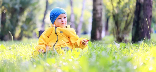 Child Flowers Raincoat Walk Seasonal Spring Autumn Kid Waterproof Clothes — Stock Photo, Image