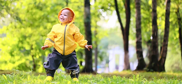 Yellow Raincoat Boy Look Autumn Seasonal Walk Park — Stock Photo, Image