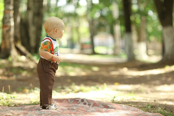 Little boy plaing in park — Stock Photo, Image