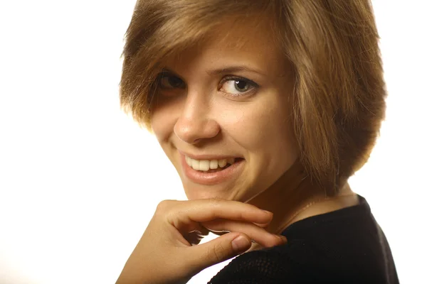 Chica sonriente con el pelo corto — Foto de Stock