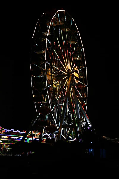 Roda gigante à noite — Fotografia de Stock