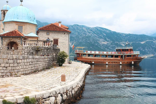 Budva na costa do mar Adriático — Fotografia de Stock