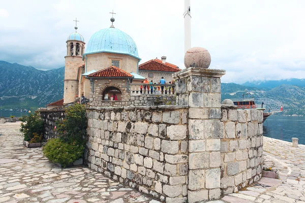 Catedral da Igreja Ortodoxa em Montenegro — Fotografia de Stock