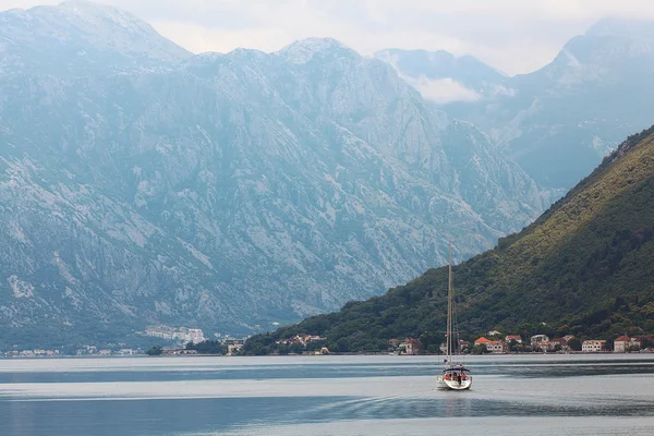 Budva en la costa del mar Adriático — Foto de Stock