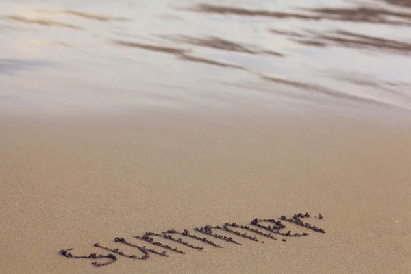 Sommaren inskriften på sanden — Stockfoto