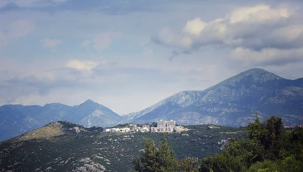 Small town in the mountains — Stock Photo, Image