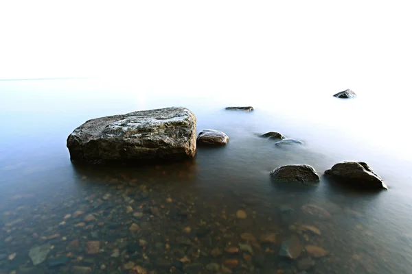 Rocas en la orilla del mar — Foto de Stock