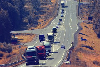 Araba Otoban yolu üzerinde
