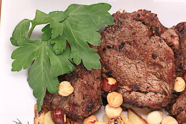 Carne alla griglia con verdure — Foto Stock