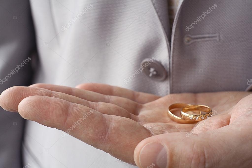 Cincin Di Telapak Tangan Stok Foto Dan Gambar Bebas Royalti