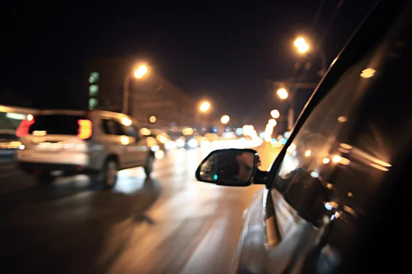 Gece bulanıklık trafik sıkışmaları — Stok fotoğraf