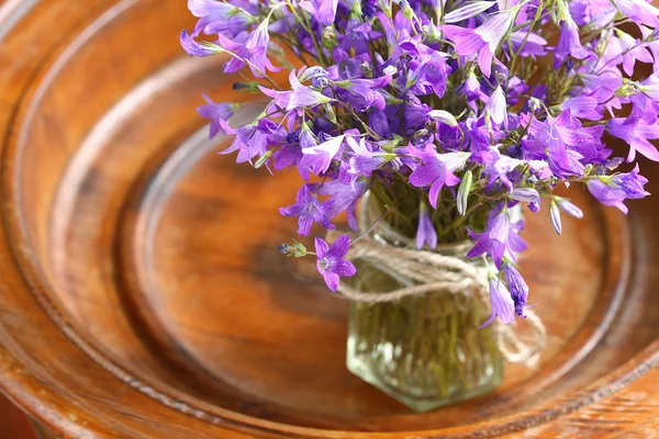 Paarse bell bloemen boeket — Stockfoto