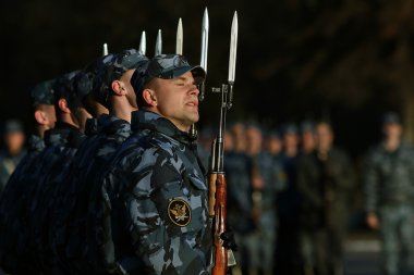 Kostümlü prova askeri geçit