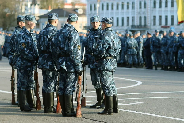 Ensayo de vestuario del desfile militar — Foto de Stock