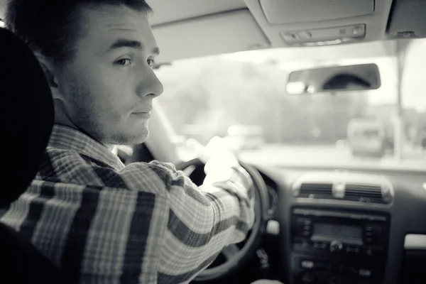 Homem carro de condução — Fotografia de Stock