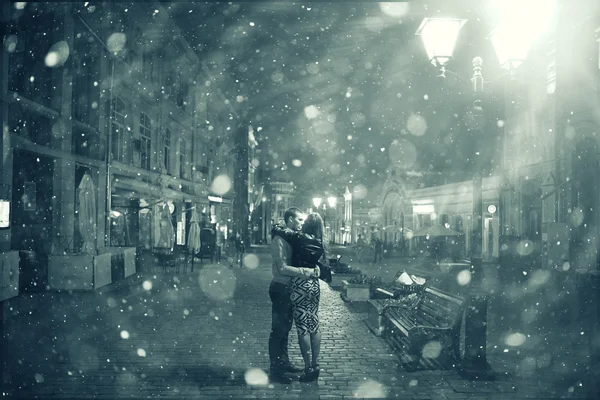 Couple in city — Stock Photo, Image