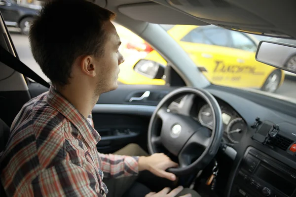Man driving car — Stock Photo, Image