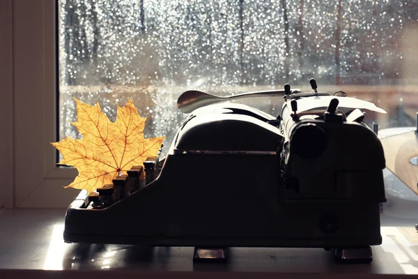 Autumn typewriter — Stock Photo, Image