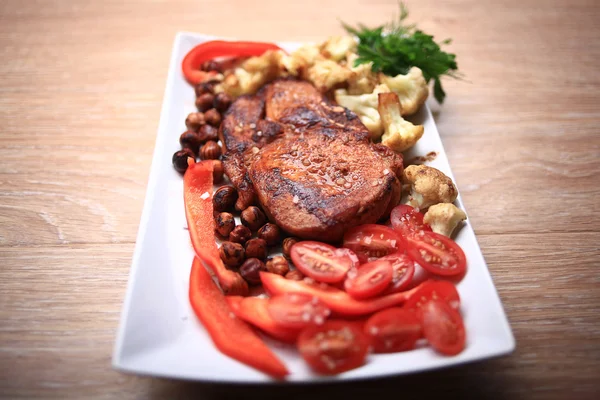 Fleisch vom Grill — Stockfoto