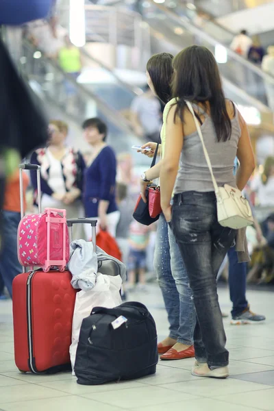 Passagiere am Flughafen — Stockfoto