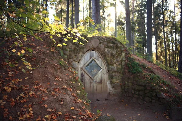 Hobbit ev grotto