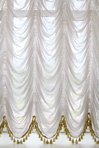 Белые шторы — стоковое фото