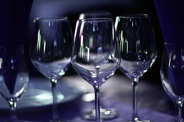 Glas på bordet — Stockfoto
