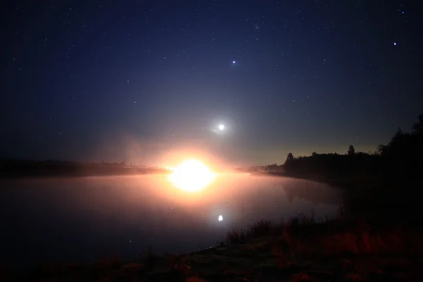 Nacht lake — Stockfoto