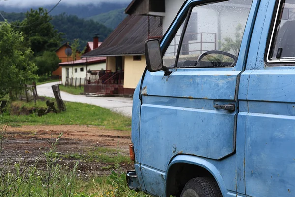 Viejo coche vintage — Foto de Stock