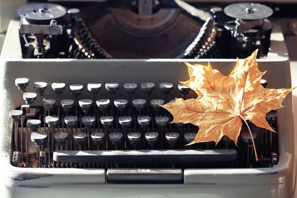 Herfst schrijfmachine — Stockfoto