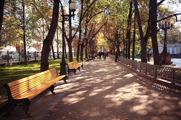 Parque de outono — Fotografia de Stock