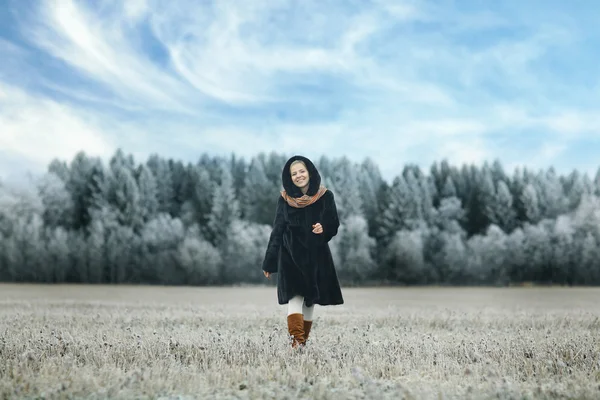 Ragazza in inverno — Foto Stock