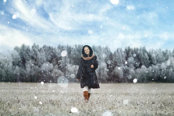 Ragazza in inverno — Foto Stock